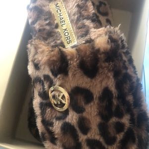 MK JET SET LEOPARD FUR SLIPPERS